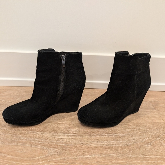 Via Spiga Black Suede Booties - Size 7.5 - Picture 2 of 11